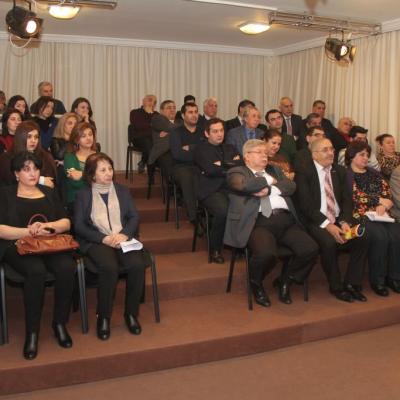 «Qaçaq qocalar» tamaşasının yaradıcı heyətinin media nümayəndələri ilə görüşü